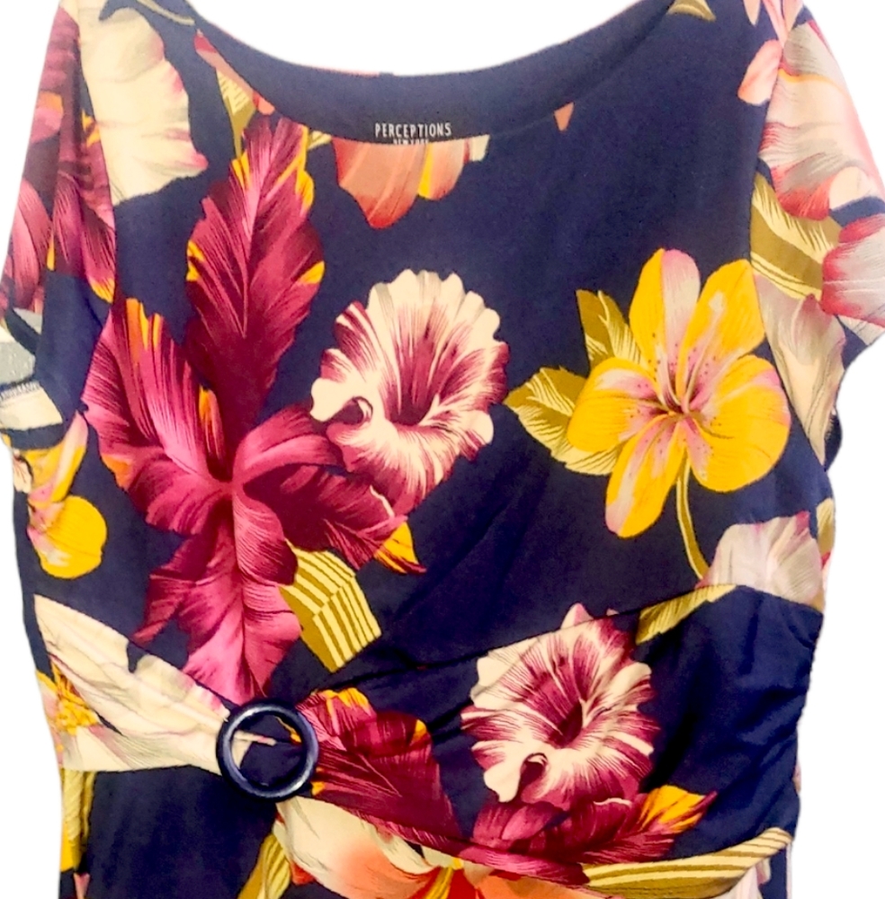 X-Large Mid-length flare short sleeve beautifully floral dress in Great Cond.